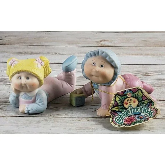 1984 2 Cabbage Patch Kids Figurines Fine Porcelain Taiwan - Picture 1 of 12